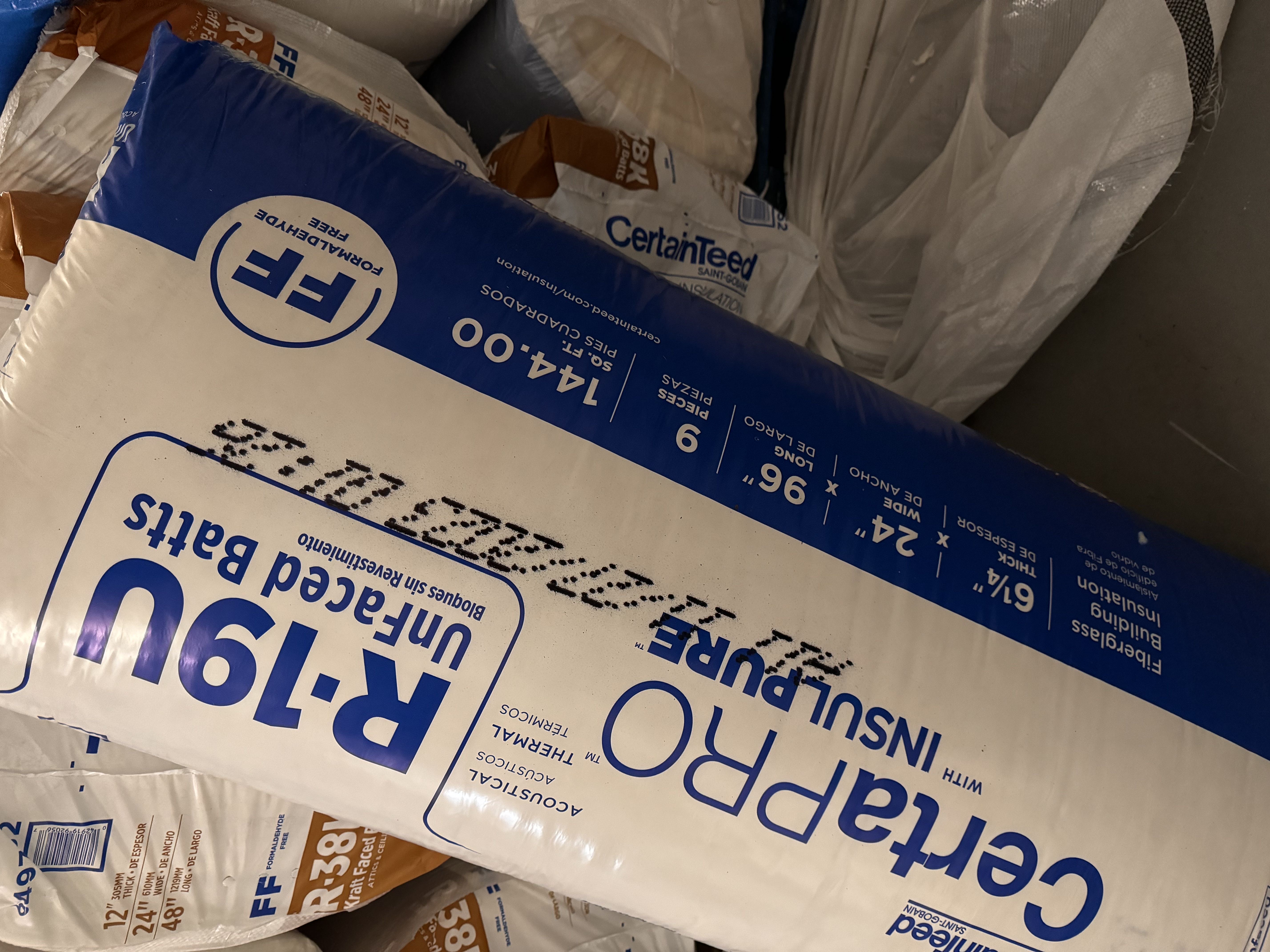 R-19 Unfaced fiberglass insulation - 24 inch wide -144 sqft per bag