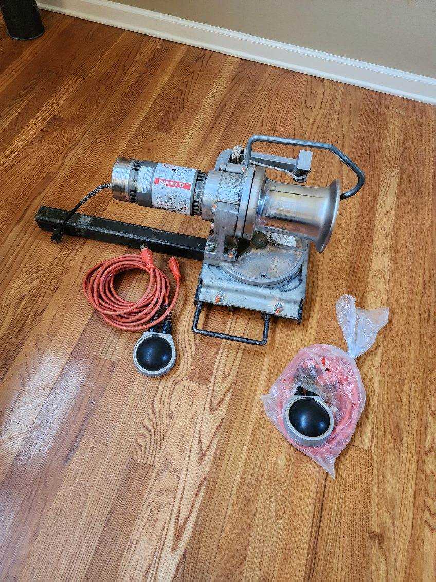 1000 lb capstan hoist
