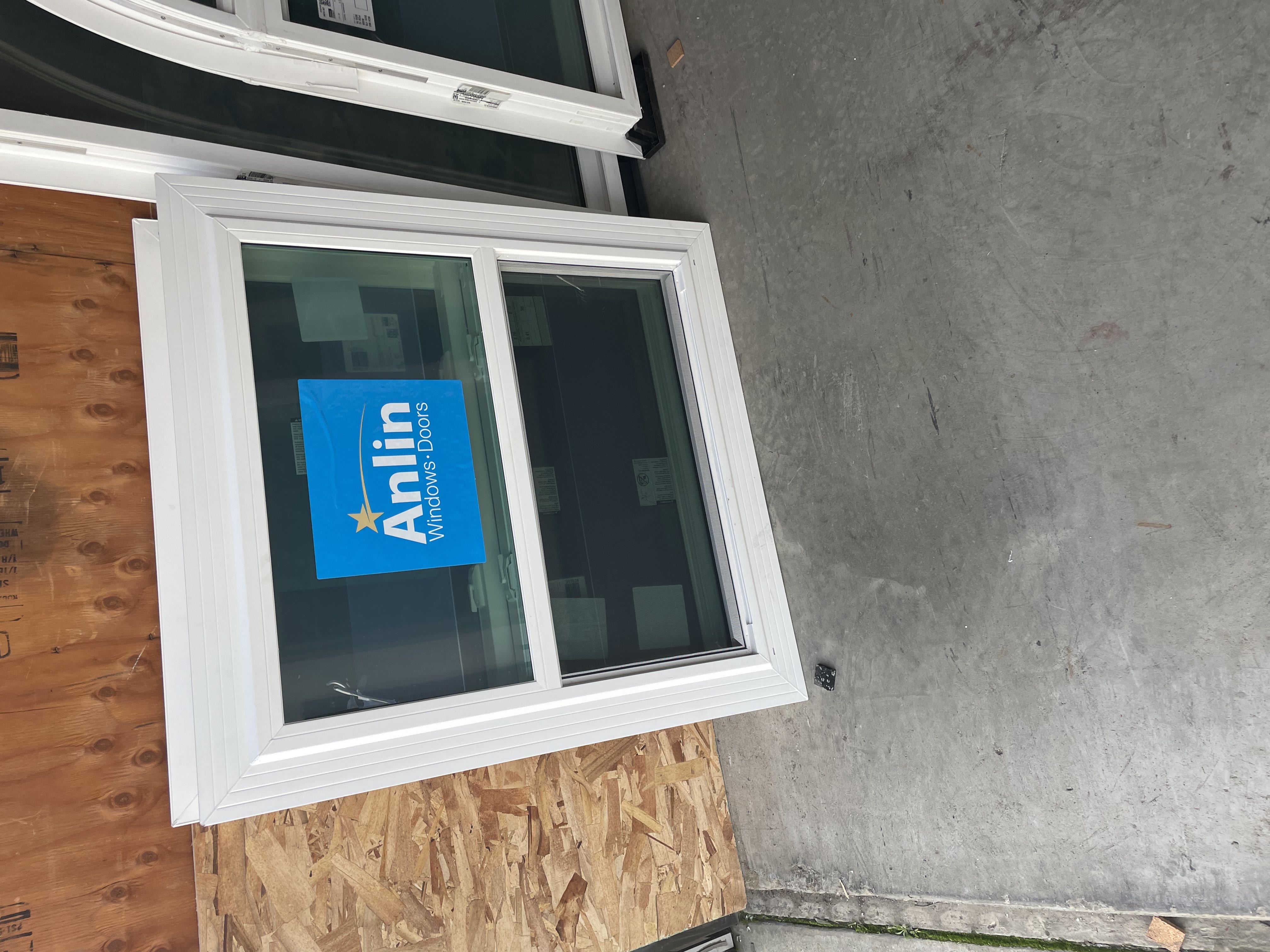 Anlin/ Single hung windows