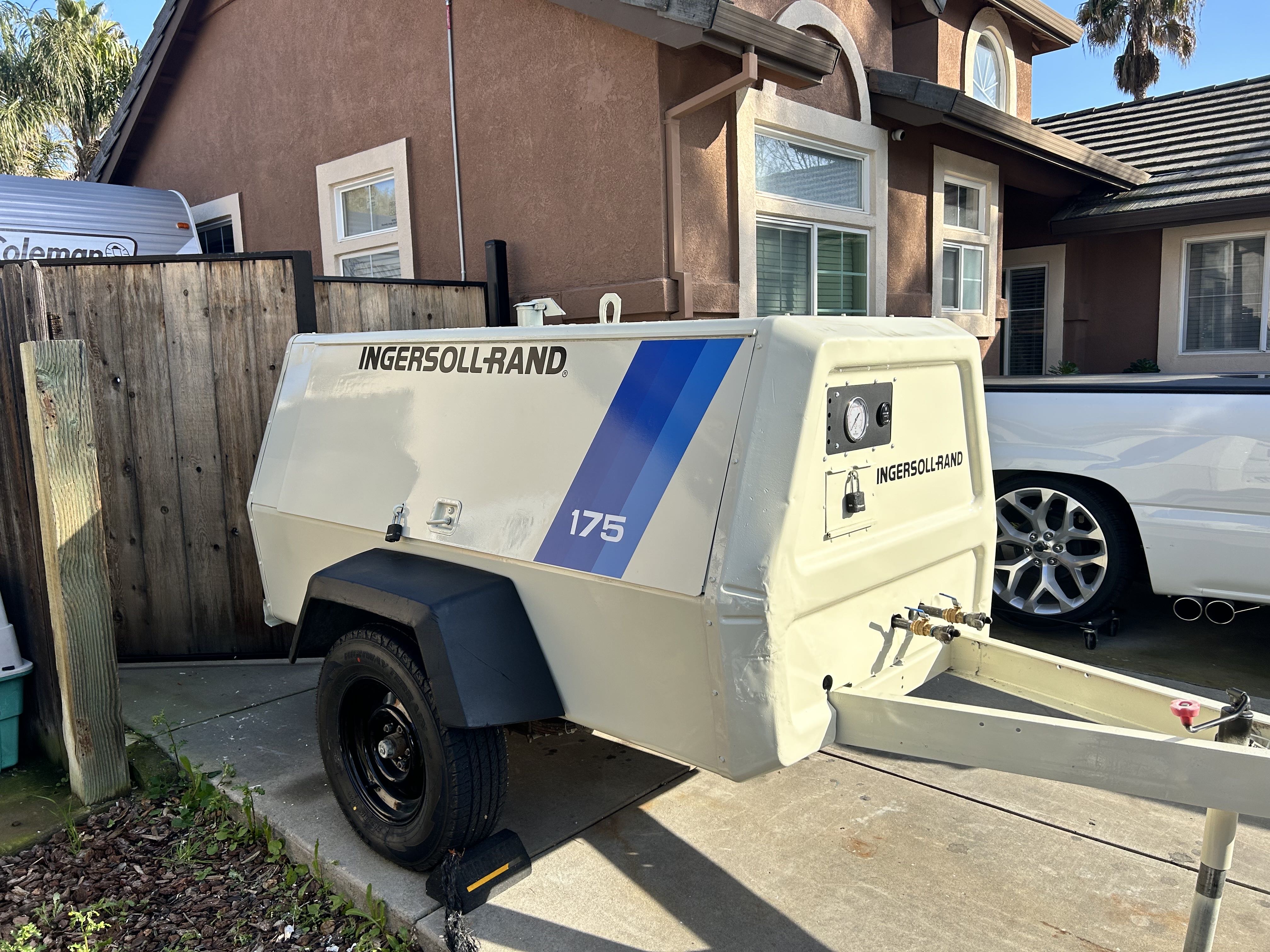 Air compressor 