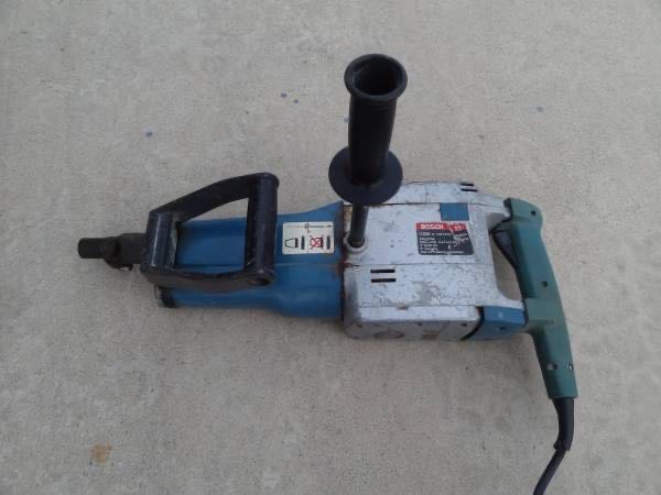 Bosch Jack Hammer, 8 Bits, Case