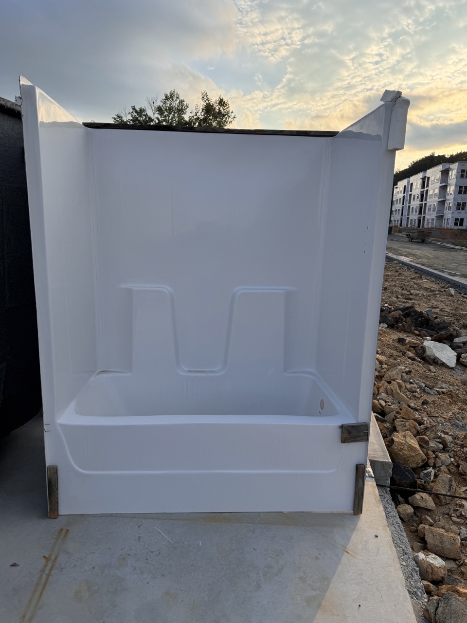 SHOWER-TUB ONE PIECE UNIT FOR NEW APARTMENT CONTRUCTION