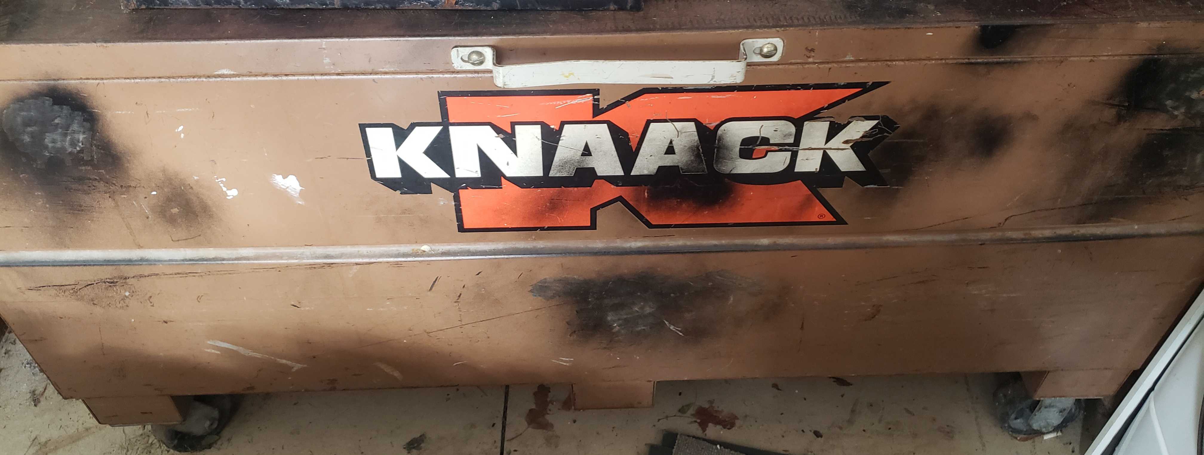 Knaack 