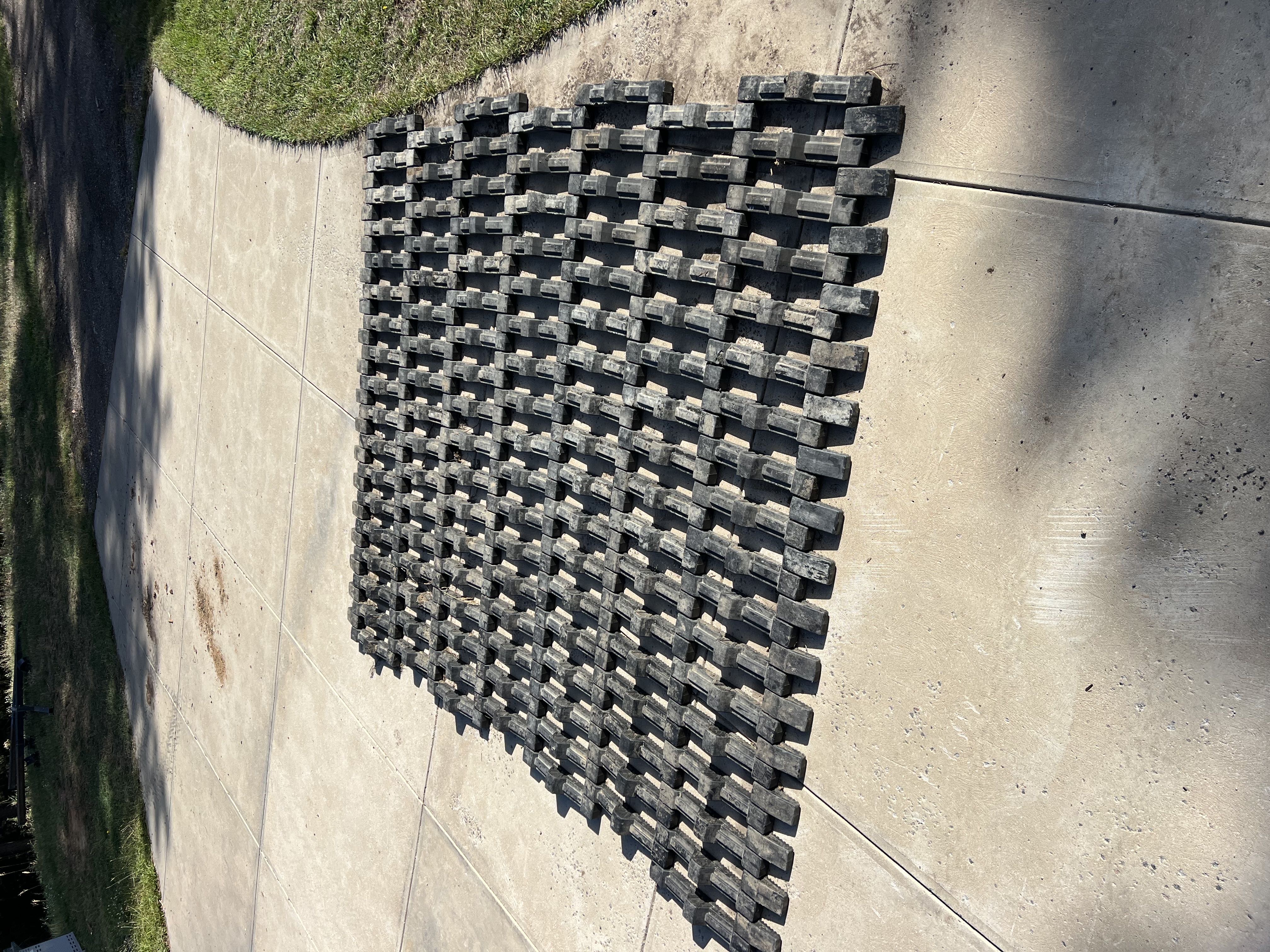 Tracking pads