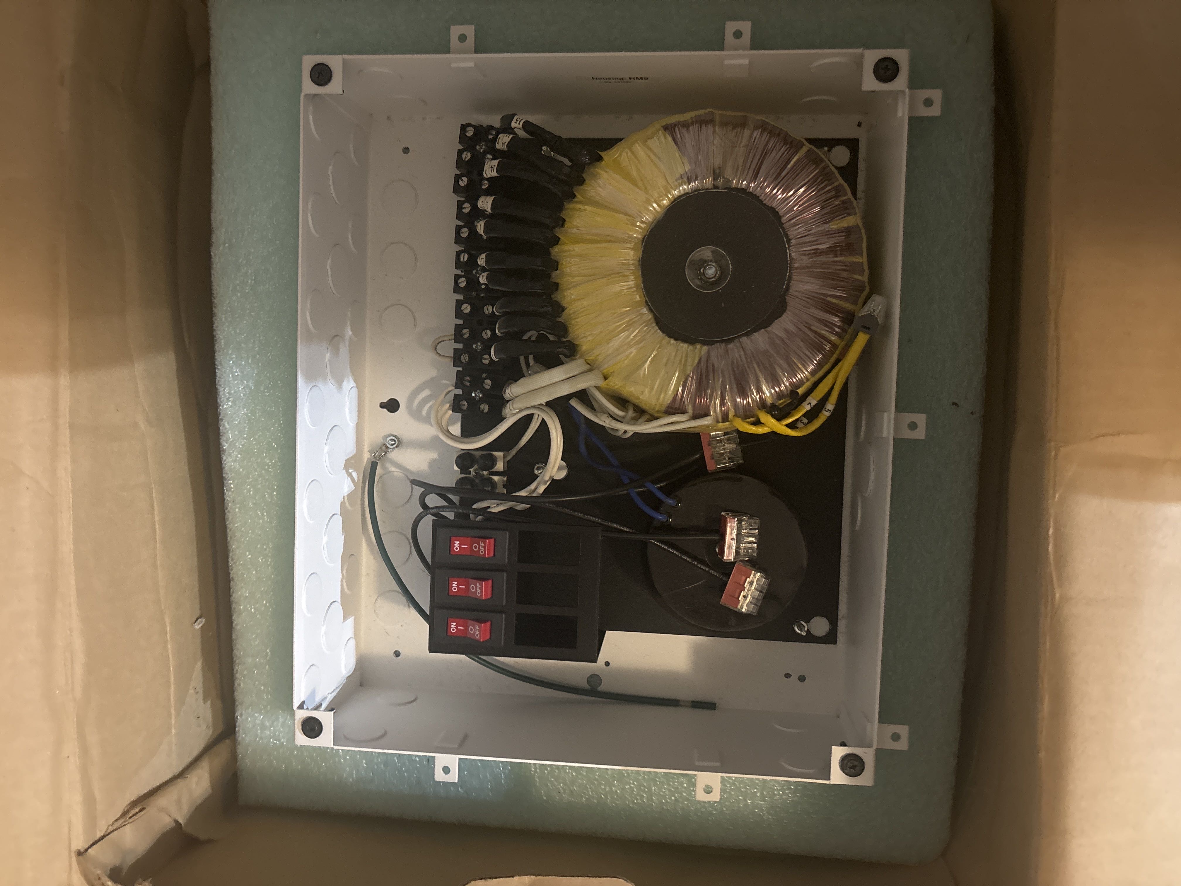 Semper Fi R600-900 watt power lighting torodial transformers