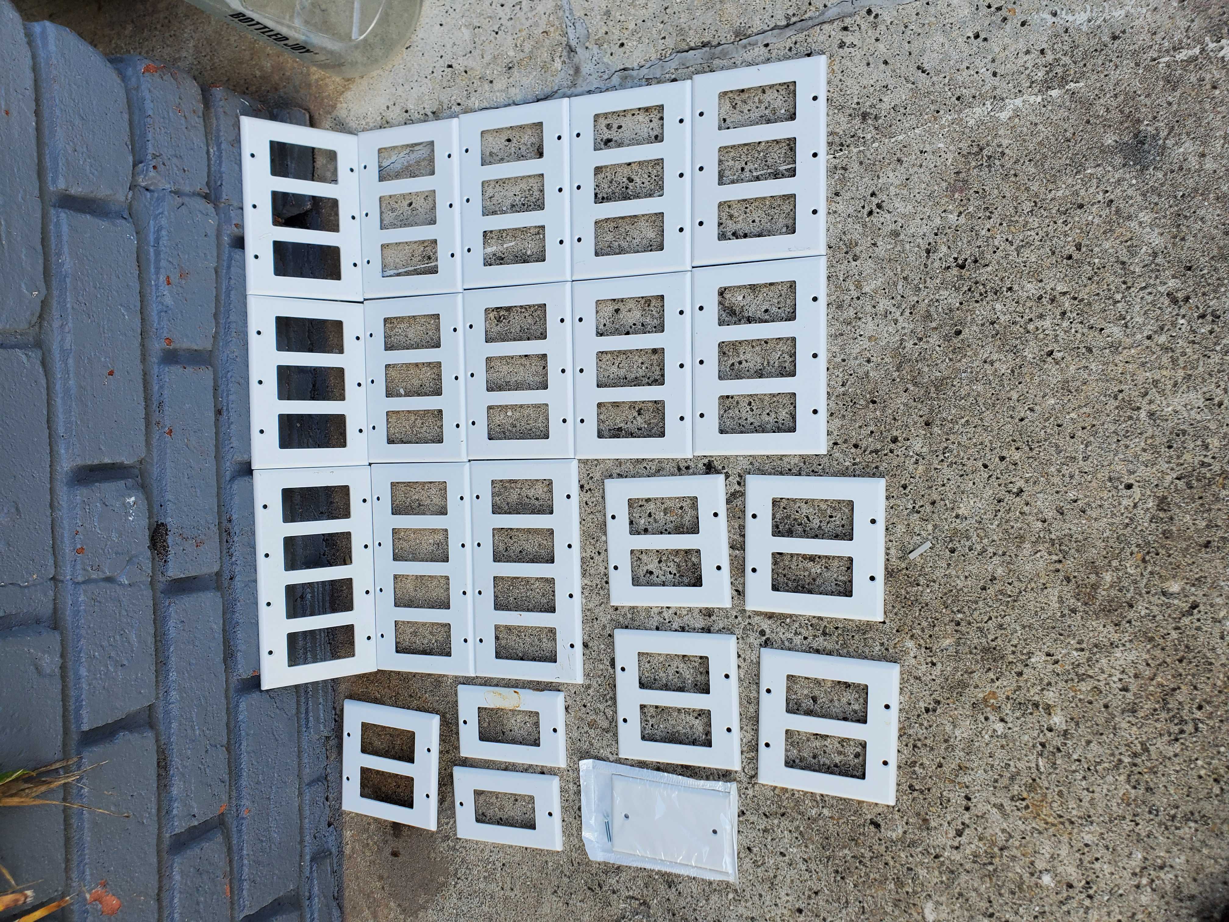 Decora light switch plates (no screws)