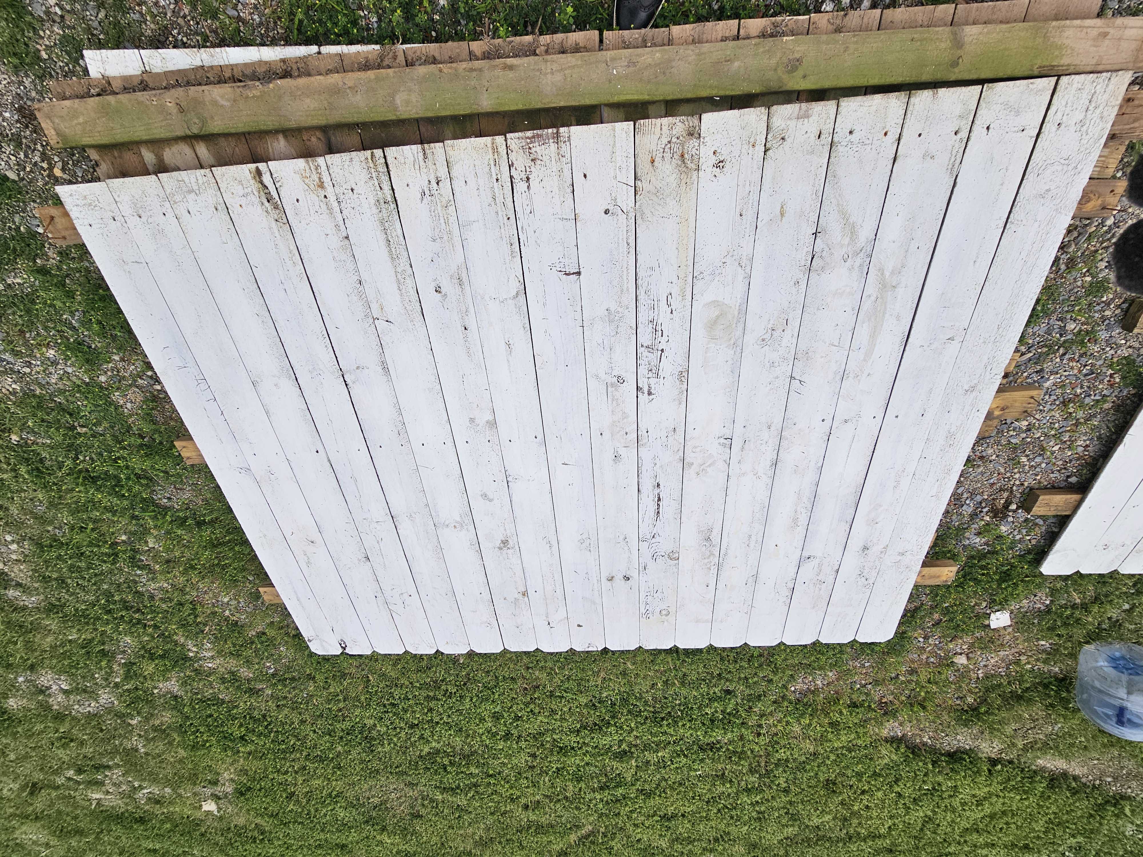 PICKET FENCE