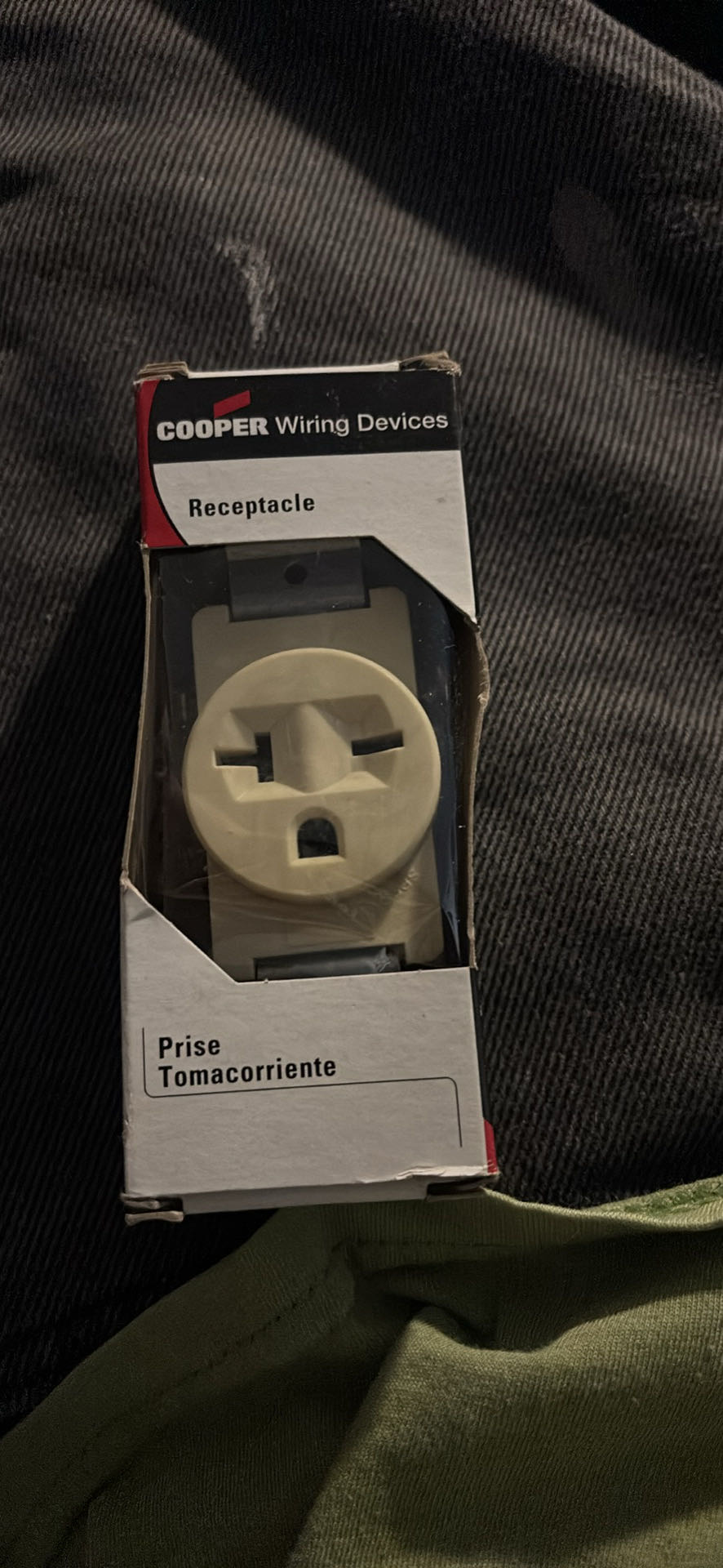 Cooper 1876V-BOX Receptacles 20A, 250V Ivory (TA16MS)