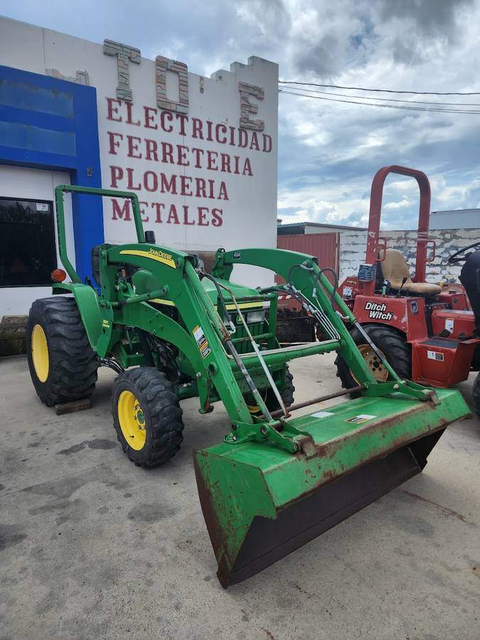 JOHN DEER 2010