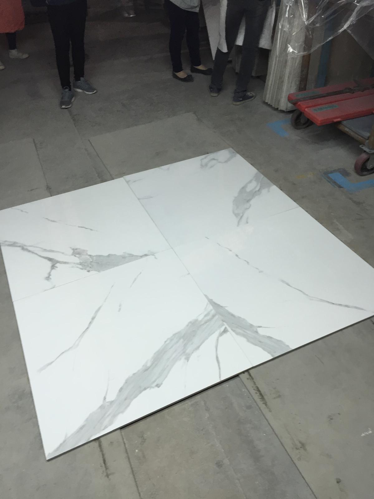 CALACATA PORCELAIN TILE POLISHED 32X32