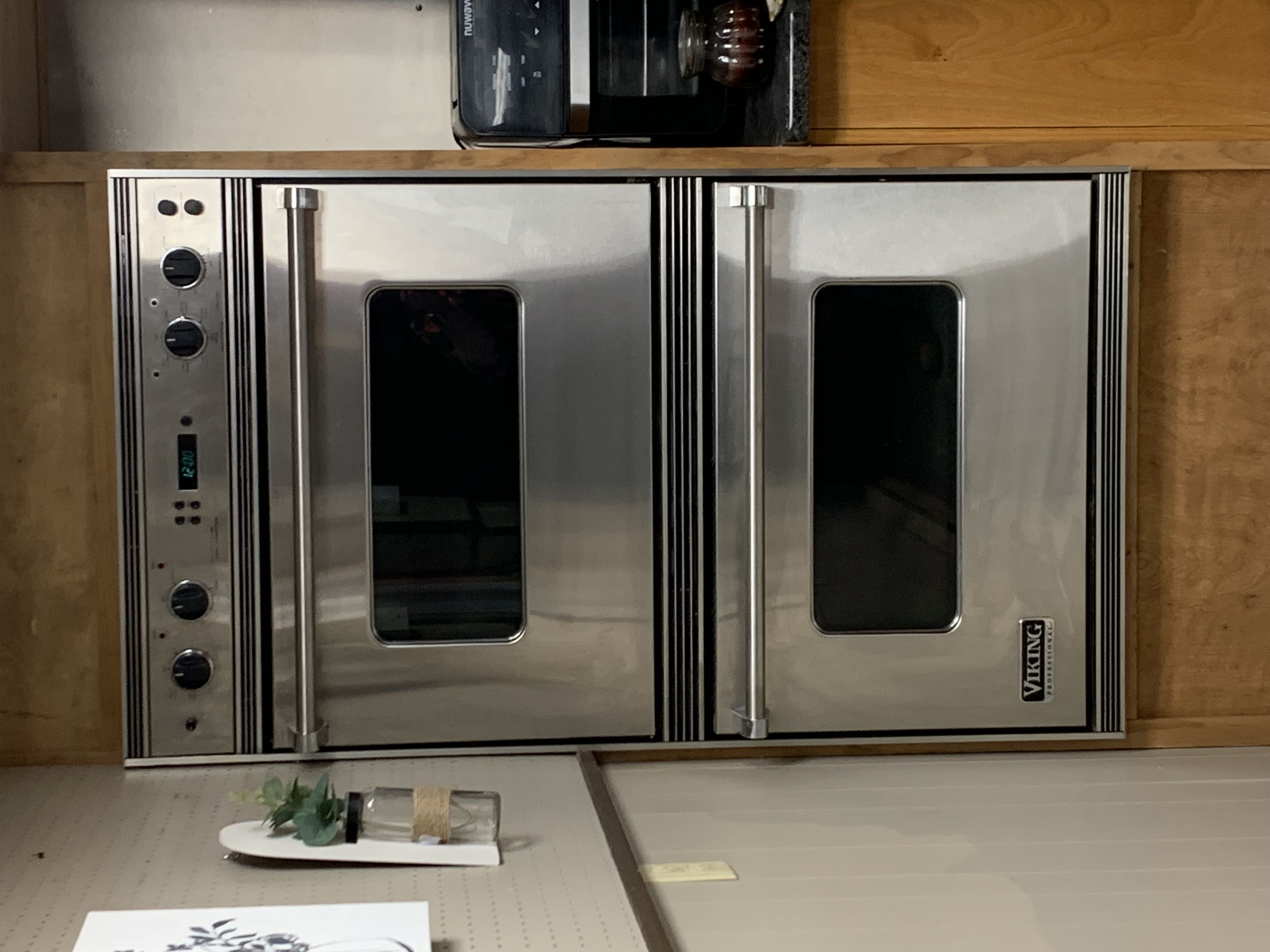  2-Viking ovens, 1 drop ceiling approximately  1700 to 2000 sq ft