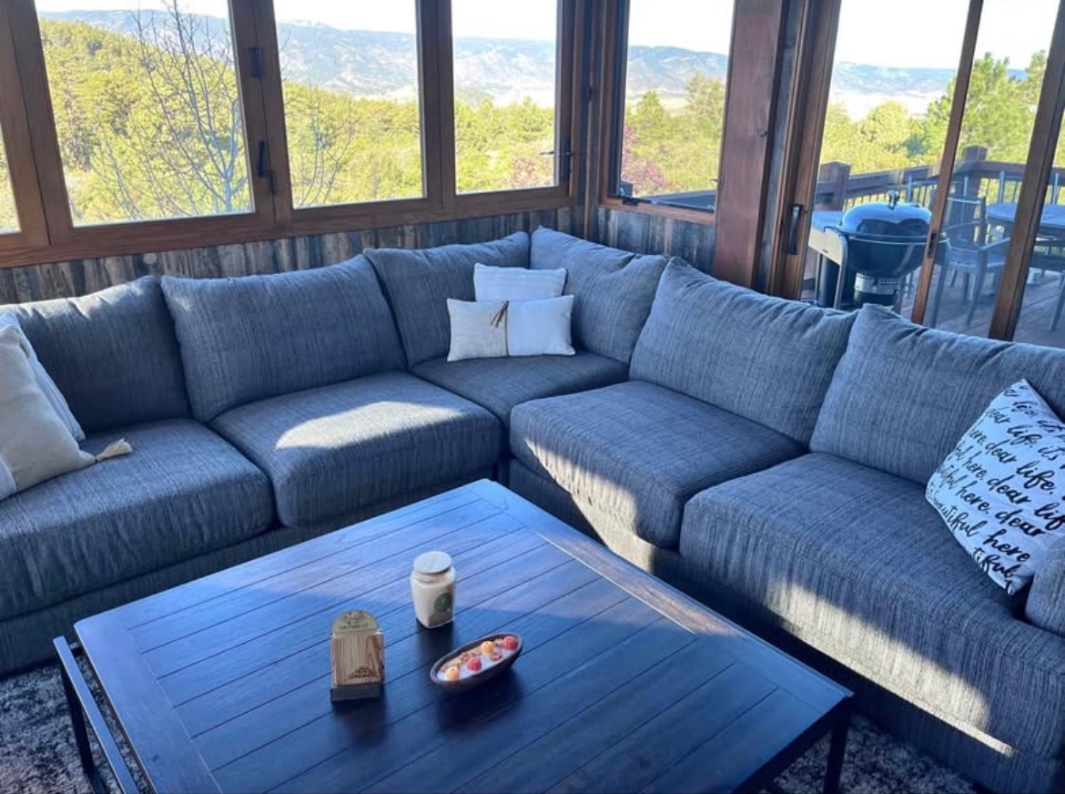 💺 4-Piece Jackson Furniture Sectional with USB Ports
