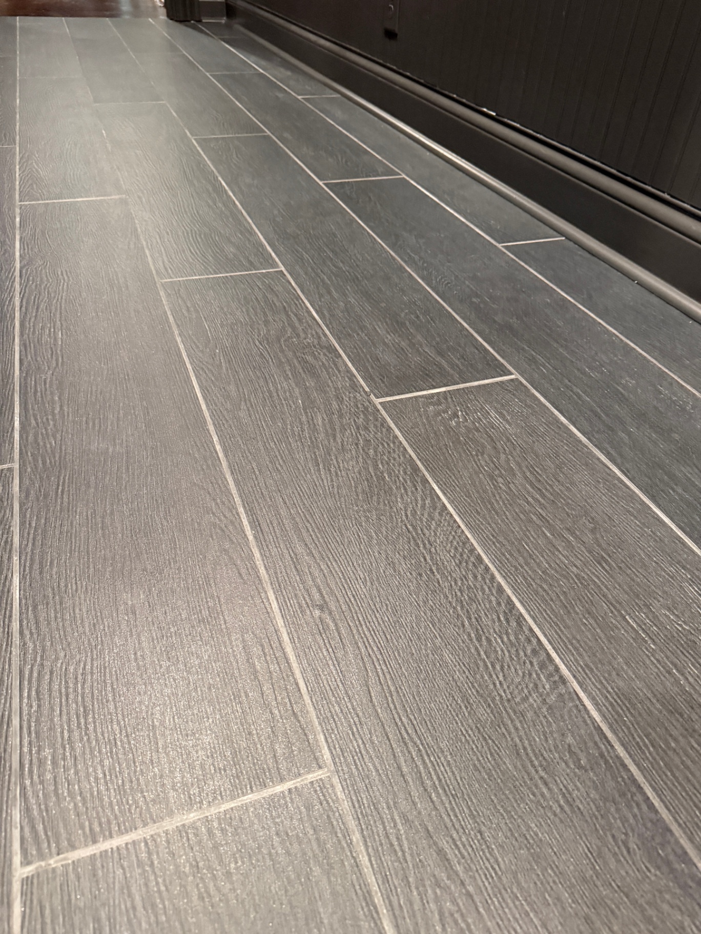 Long plank tile 