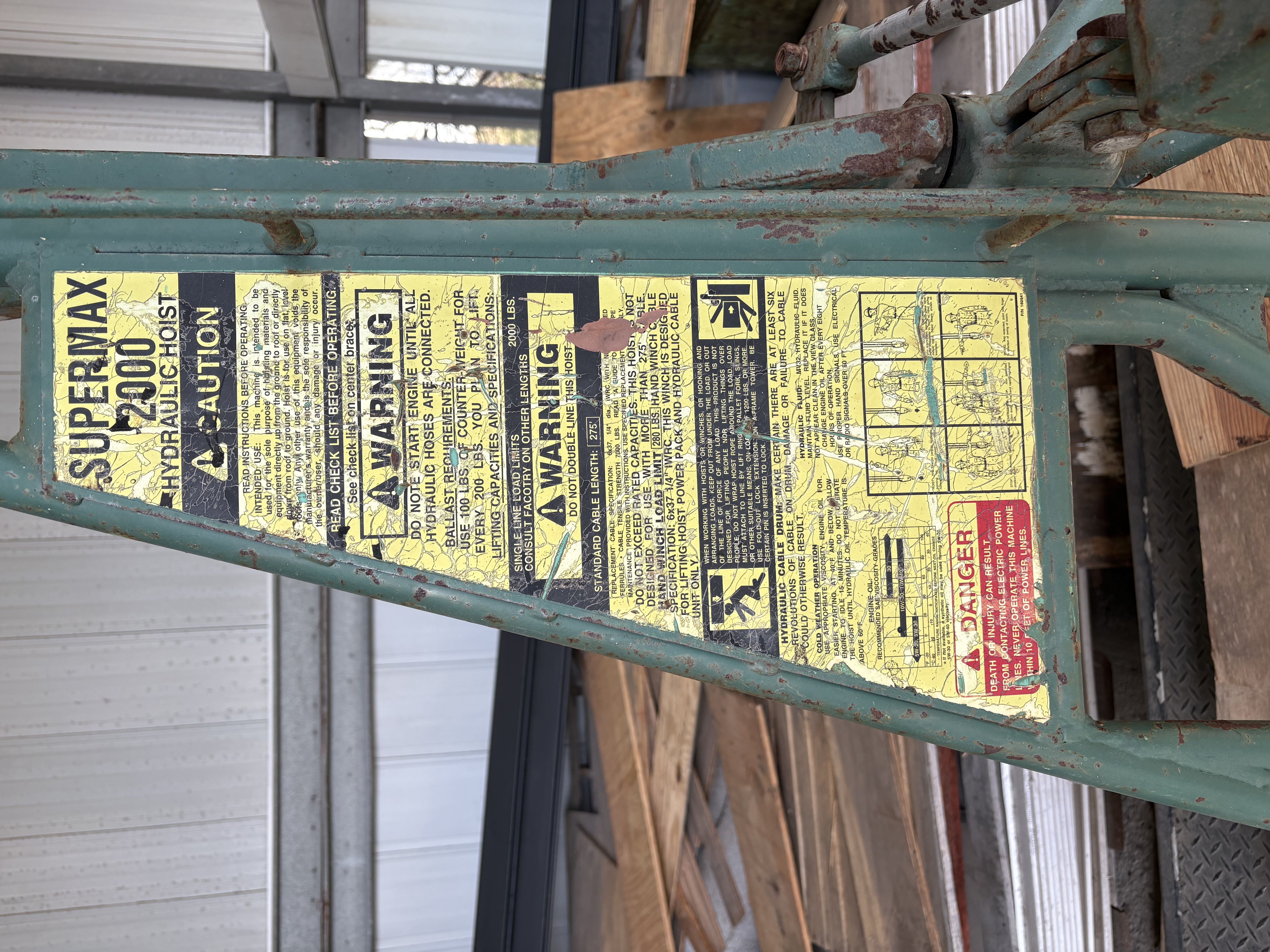  Super Max 2000 hydraulic hoist