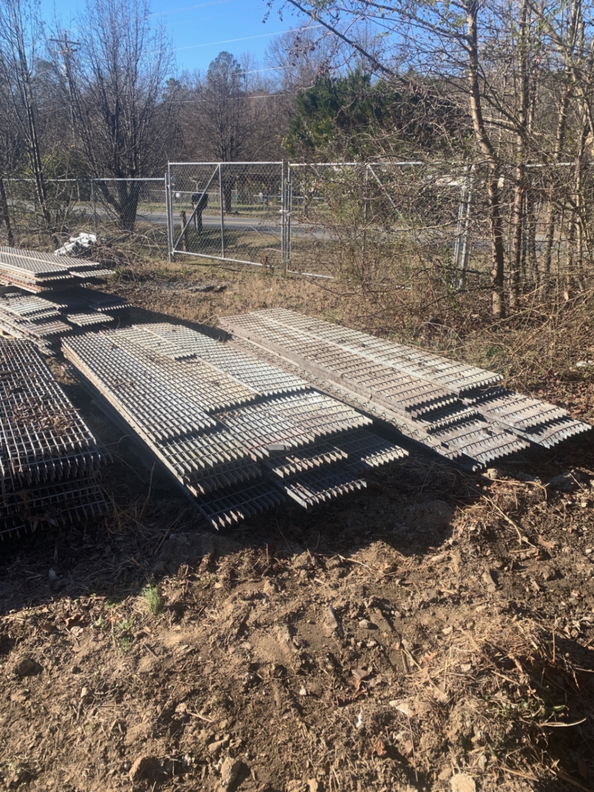 1 In galvanized grading, 165 pieces, 8-12 ft long