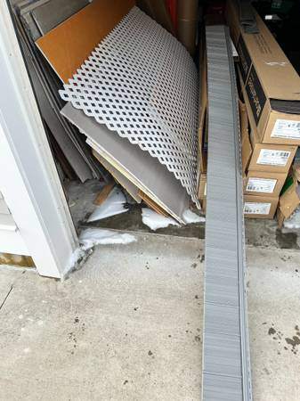 	CertainTeed Northwoods S7" Vinyl Siding - Charcoal Gray