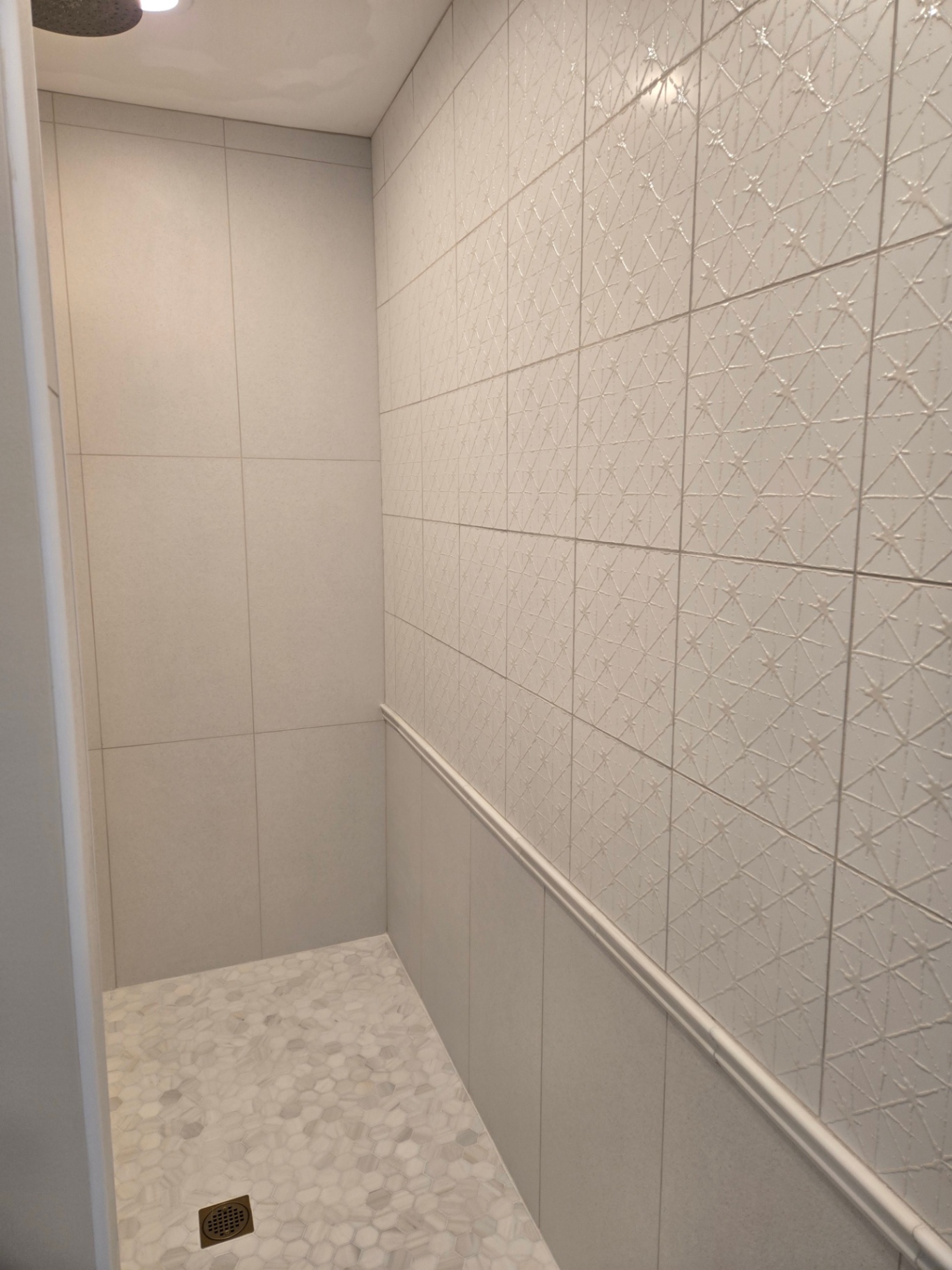 Ceramic tile