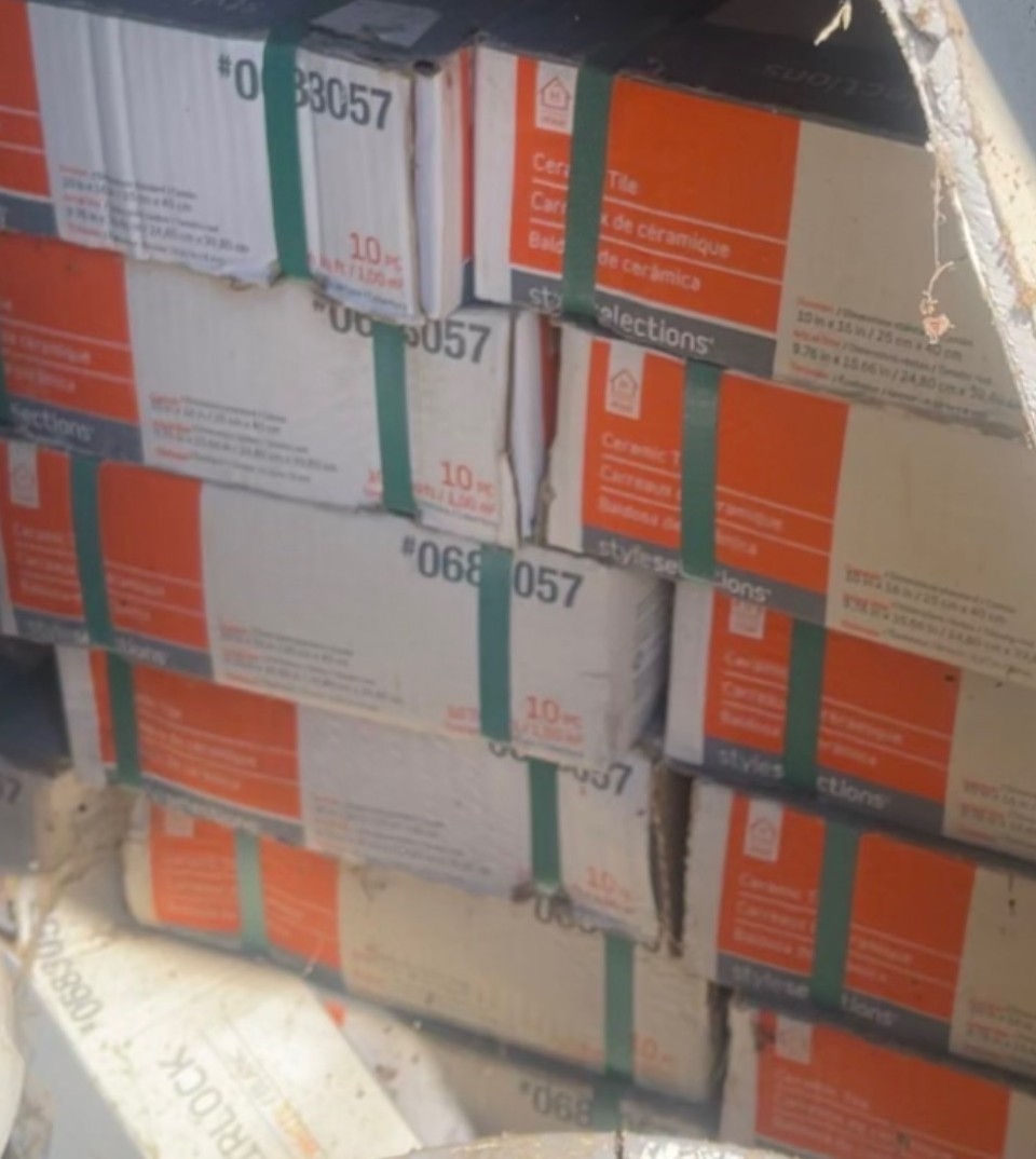12 boxes of Style Selection ceramic tile 