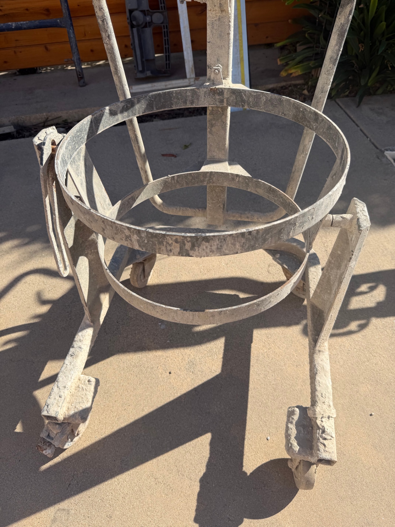 Self-Leveling Underlayment Mortar Bucket Cradle Dolly Cart. 