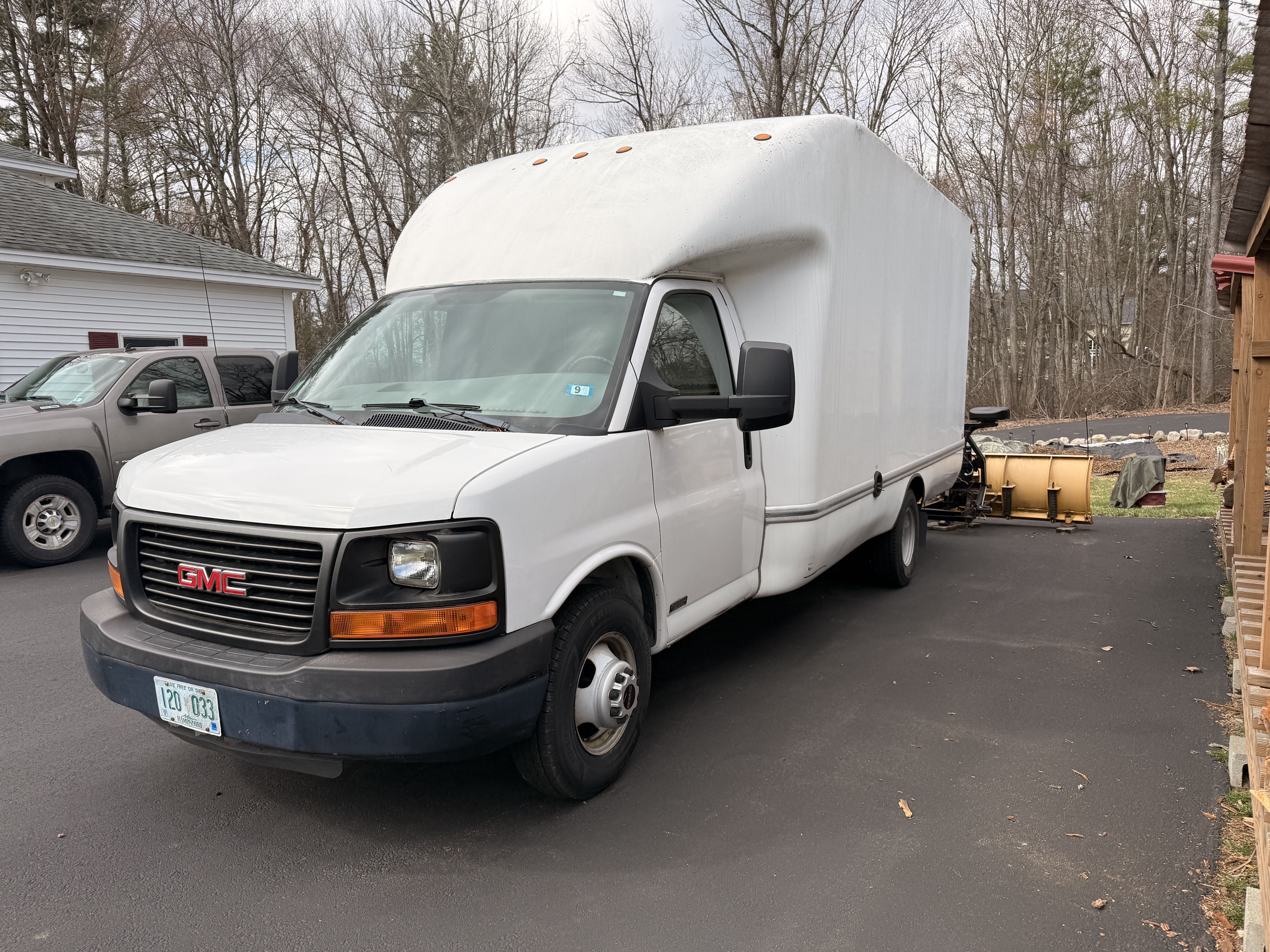 Van-GMC 20 12 -14 foot box van 50,000 miles