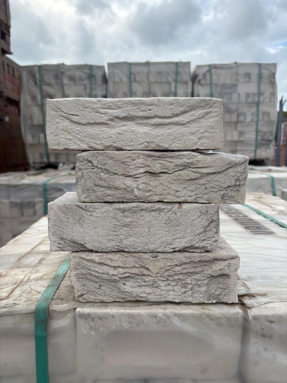 Vandersanden Lima Facing Brick - packs of 620 - 25 pallets 