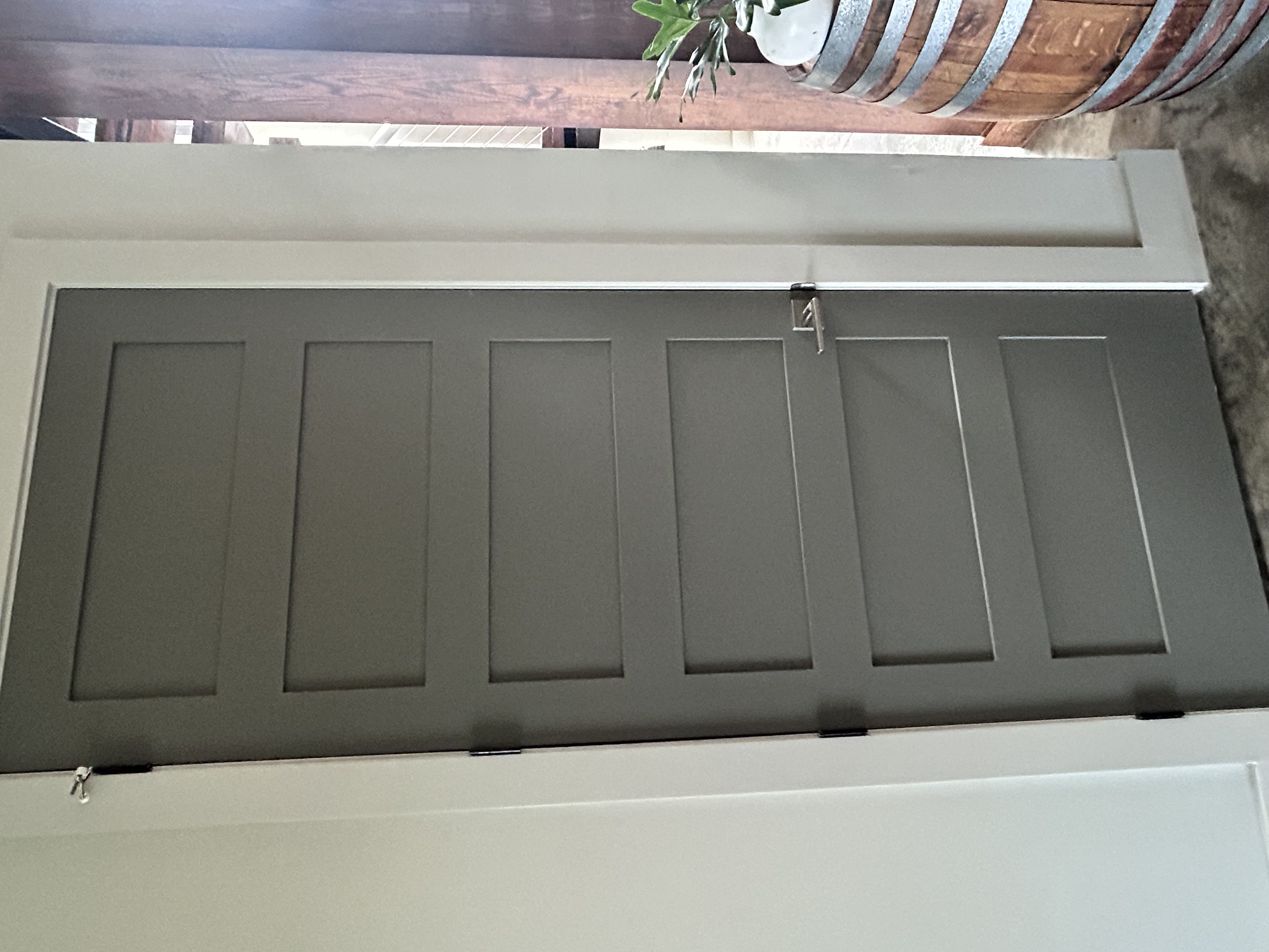Interior 8ft x 32 Modern Doors / MDF - Nice! 