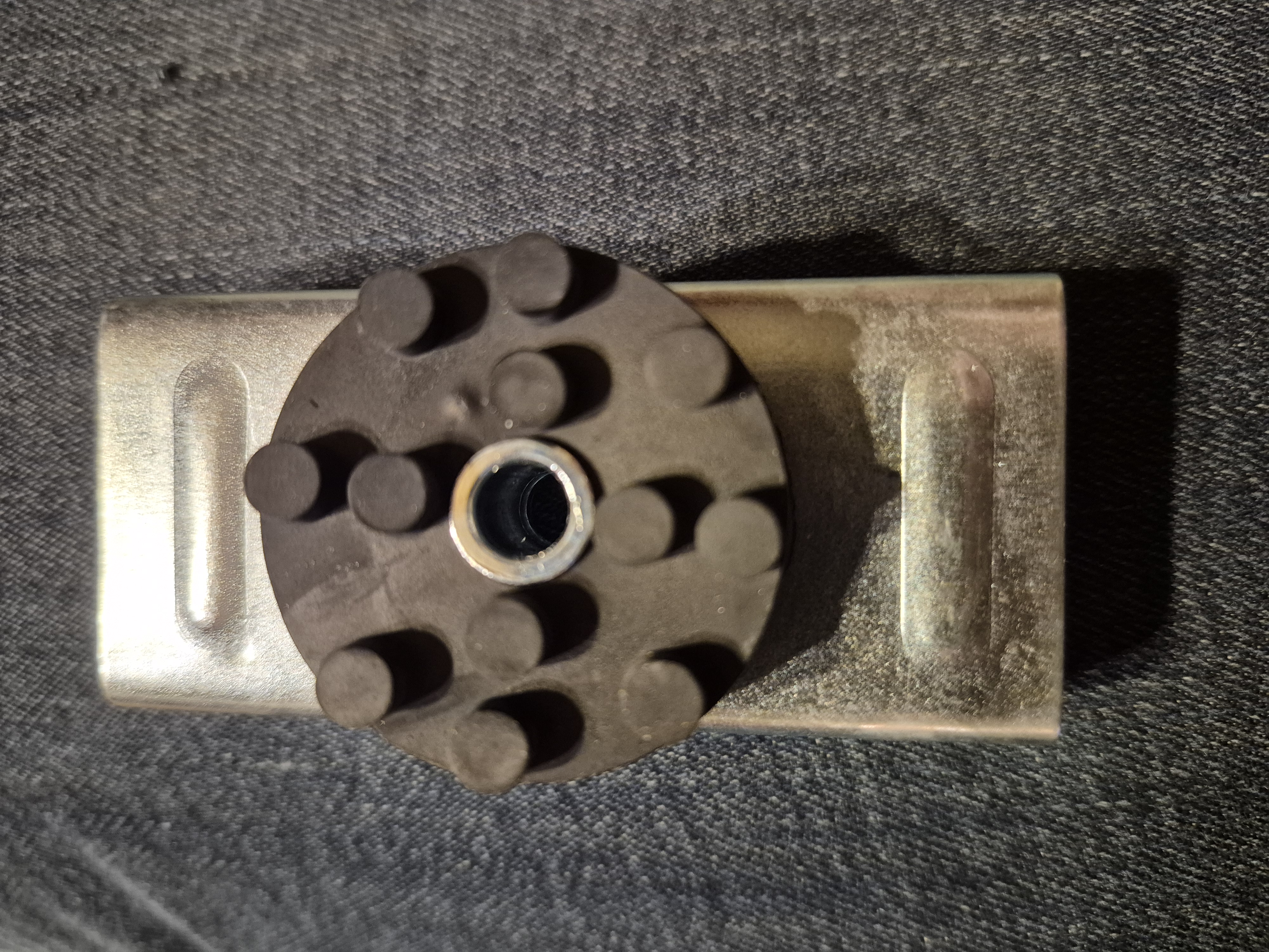 RSIC-1 sound isolation clip